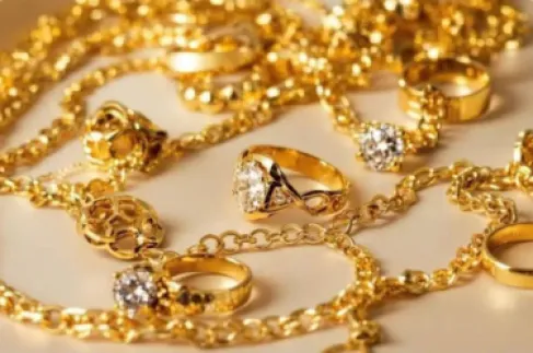 الذهب يواصل التراجع في الأردن.. وعيار 21 ينخفض 70 قرشا