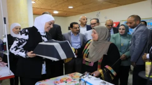 وفاء بني مصطفى: تمكين المرأة اقتصادياً أولوية