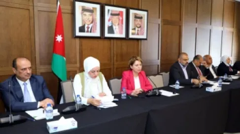 الحكومة تعقد ورشة تعريفية للأمناء العامين حول الإطار الوطني للرخص القطاعية