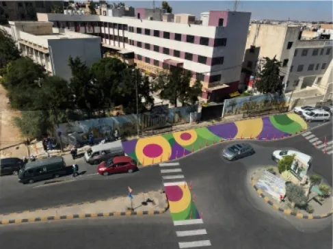 مركز زها الثقافي ينفذ مبادرة تهدئة الشوارع (نحو شوارع آمنة ومستدامة لأطفالنا) في محيط مدرسة أم السماق الشمالي