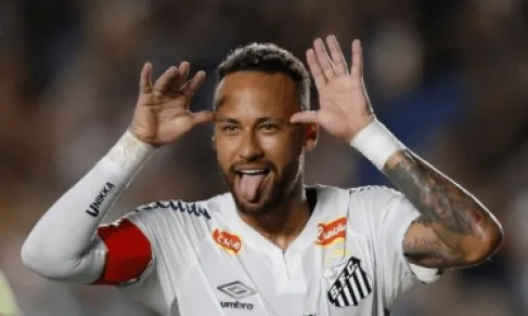 بعد تعليق أول لاعب عن بعد.. أنشيلوتي يعلن موعد عودة نيمار