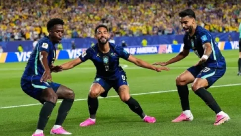 كونيا لاعب البرازيل يكشف سر احتفال ركوب الأمواج في كأس العالم