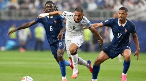عاصفة رعدية تضرب مباراة فرنسا والعراق