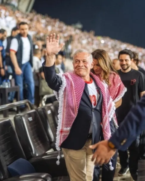 الملك وولي العهد يصلان إلى ملعب مباراة الأردن والجزائر لمؤازرة النشامى