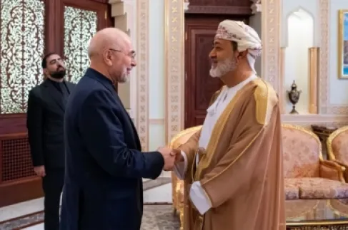 عُمان وإيران تدرسان تكاليف الخدمات المرتبطة بإدارة مضيق هرمز