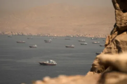 المنظمة البحرية الدولية تبدأ إجلاء 11 ألف بحار عالق في هرمز