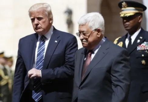هآرتس: الإدارة الأمريكية تعود إلى رام الله.. وتدرك فشل البضاعة التي روّجها نتنياهو