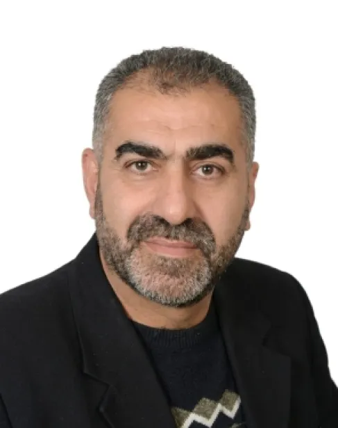 من المسؤول؟ .. حين تُؤخذ الإتاوات على أبواب الدوائر الحكومية!