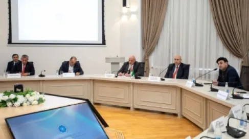القاضي لوزير الطاقة الأذري: الأردن يمتلك بيئة تشريعية واستثمارية متقدمة في قطاع الطاقة