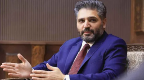 وزير الثقافة السوري يمنع فنانين مؤيدين للأسد من الظهور إلا بعد الاعتذار