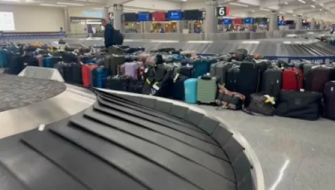 مكالمة تكشف موقع متهم «فتاة الحقيبة».. والقبض عليه في مطار الإكوادور