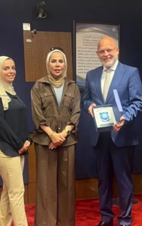 البيطار يحاضر لأعضاء الهيئة التدريسية في كلية الصيدلة بجامعة عمان الأهلية حول حماية الابتكار والملكية الفكرية
