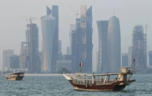 قطر تعلق الملاحة البحرية مؤقتا بعد مقتل مواطن بشظايا
