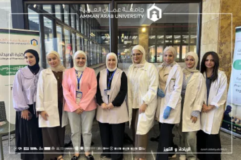 صيدلة عمان العربية تنظم مبادرة توعوية بعنوان صحتك أولوية في مكة مول