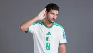 حسام عوار لاعب منتخب الجزائر