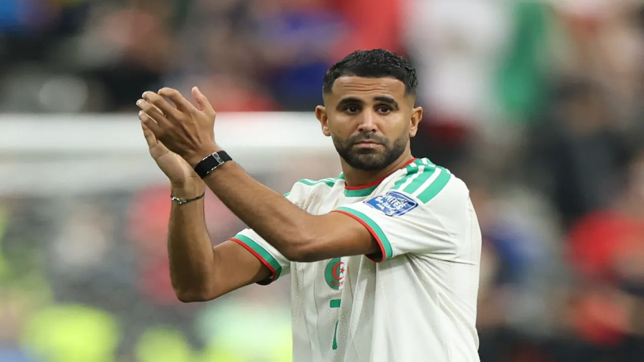 رياض محرز يعلن اعتزاله اللعب دوليا 