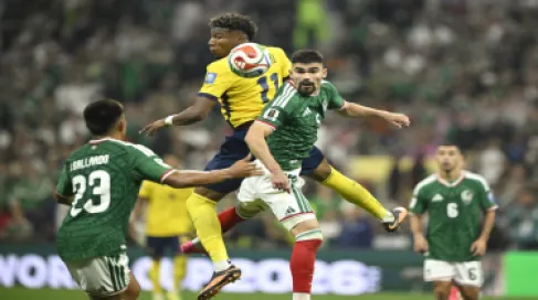 المكسيك تفوز على الإكوادور 2-0 وتبلغ دور الـ16