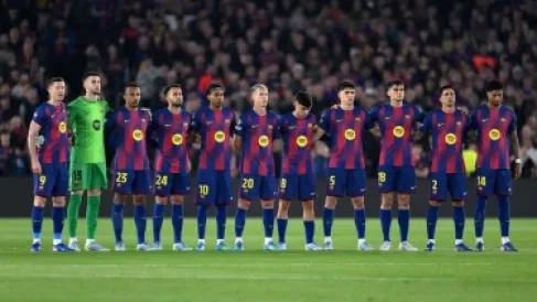 رسميًا.. برشلونة يجدد عقد مدافعه