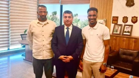 محافظ العقبة يستقبل نجم النشامى عبدالله نصيب
