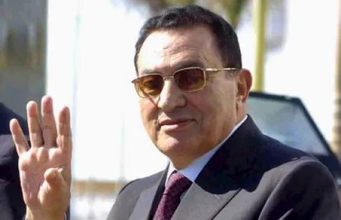 عمرو موسى يكشف خفايا الاتصال الأخير مع مبارك قبل التنحي