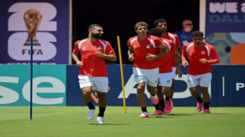 مدرب المنتخب المصري يثير الشكوك حول مشاركة صلاح أمام أستراليا