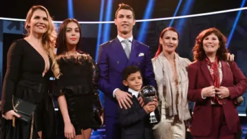 شقيقة رونالدو تعلن اعتزاله اللعب مع البرتغال بعد كأس العالم