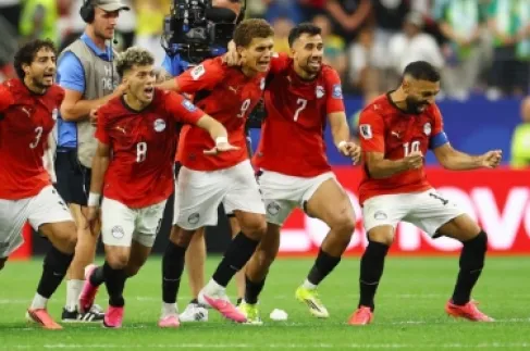 صلاح وعاشور يدخلان التاريخ .. أرقام استثنائية من تأهل مصر المونديالي