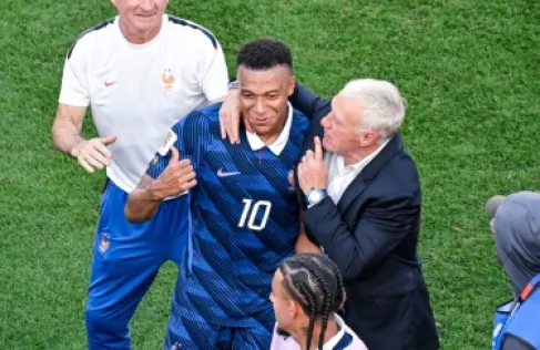 بعد مواجهة باراغواي العنيفة.. ديشامب يطلب حماية خاصة لمبابي