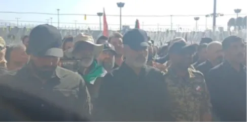طهران.. قادة الحرس الثوري يتقدمون مشيعي خامنئي