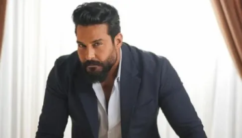 سقطت من شرفة شقته.. ما علاقة الفنان جلال الزين بمقتل المؤثرة العراقية ملك فارس؟
