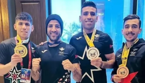 ملاكمو المنتخب الوطني يوقعون عقودا احترافية للمشاركة في منظمة (إي آر بي)