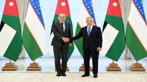 وزير الخارجية ينقل تحيات الملك إلى الرئيس الأوزبكي