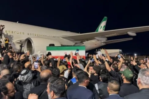 جثمان خامنئي يصل إلى العراق
