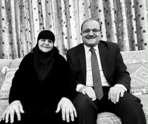 والدة الوزير السابق محمد عبيدات في ذمة الله - تفاصيل دفن الجثمان والعزاء