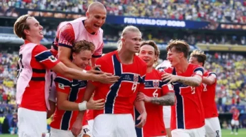 رئيس وزراء كندا يطلب من نظيره النرويجي التخلي عن هالاند لمنتخب كندا