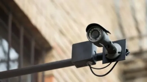 الذكاء الاصطناعي قد يتعرف عليك من طريقة مشيك