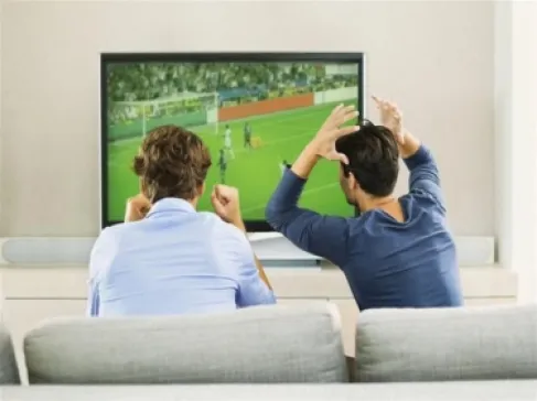 مباريات كأس العالم وصحة القلب.. متى يتحول الحماس إلى خطر؟