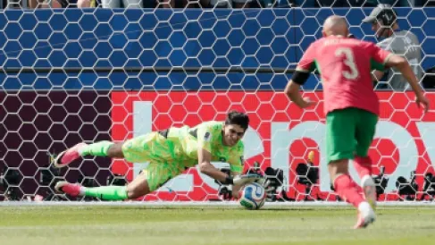 بونو.. أكثر حارس تصدى لركلات جزاء في تاريخ كأس العالم