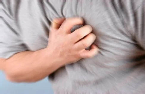 أعراض خفية لاحتشاء عضلة القلب يمكن الخلط بينها وبين حرقة المعدة والإرهاق