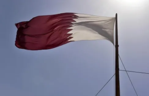 قطر.. تسجيل 3 إصابات بينها طفل جراء سقوط شظايا بعد 