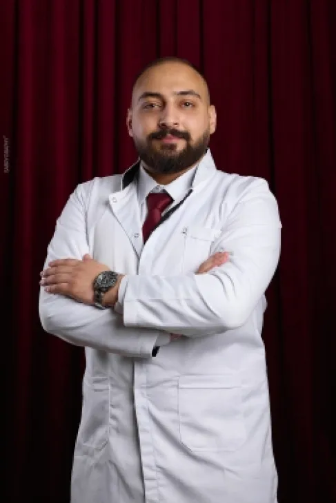 تهنئة للدكتور طارق المومني بمناسبة تخرجه من جامعة المنصورة