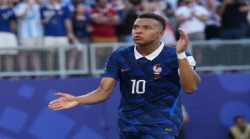 مبابي يغيب عن جزء من تدريب فرنسا