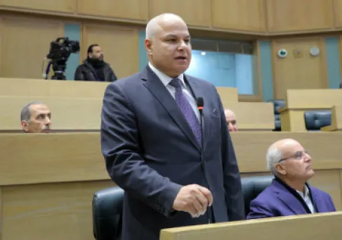 قبول استقالة البكار وتعيين القطامين وزيرًا للنقل والعمل