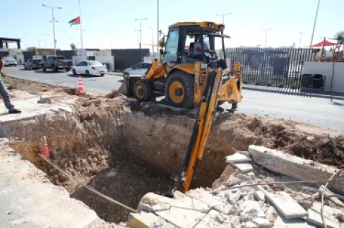 أمانة عمان تبدأ بإنشاء جسر مشاة  أمام حديقة النشامى
