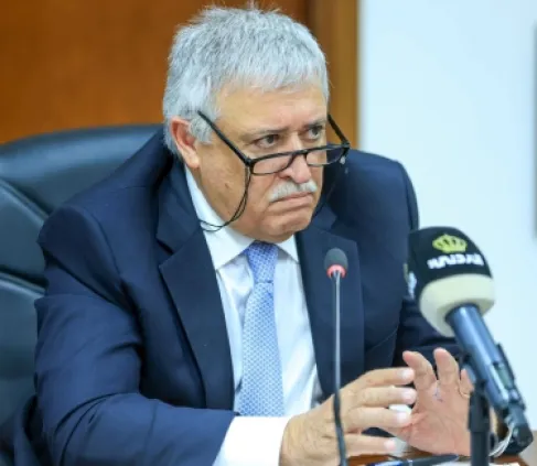 العمل النيابية تقر مشروع قانون تنظيم العمل المهني