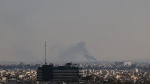 وسائل إعلام إيرانية: هجمات أميركية على الجسور منها جسر يربط بين بندرخمير وبندر عباس