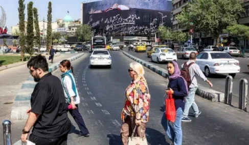 تجدد الغارات الأميركية وإيران تتوعد بهجوم شامل إن استمرت الضربات