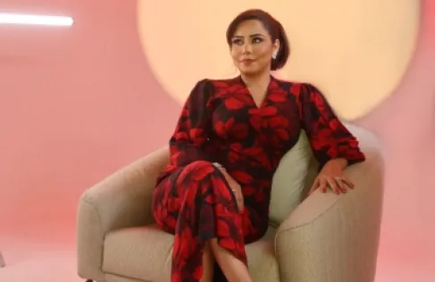 شيرين تقاضي مدير صفحاتها السابق: (استولى على حساباتي وأرباحي)