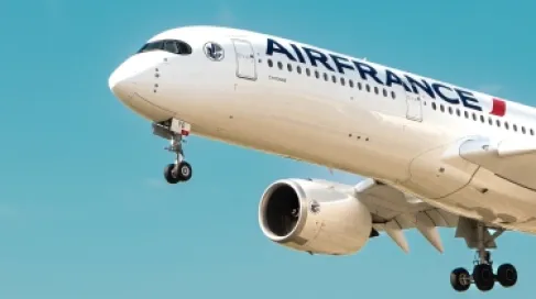 فرنسا تعلق رحلاتها الجوية إلى الرياض ودبي