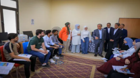 رئيس الوزراء يوجّه بتطوير البنية التحتية في مركز شباب وشابات الرمثا